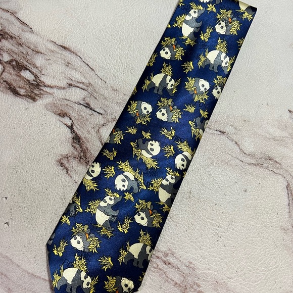 Gold City Tie Handmade Men Tie Neck Tie 100% Silk Classic Length Panda Print. - Picture 2 of 6